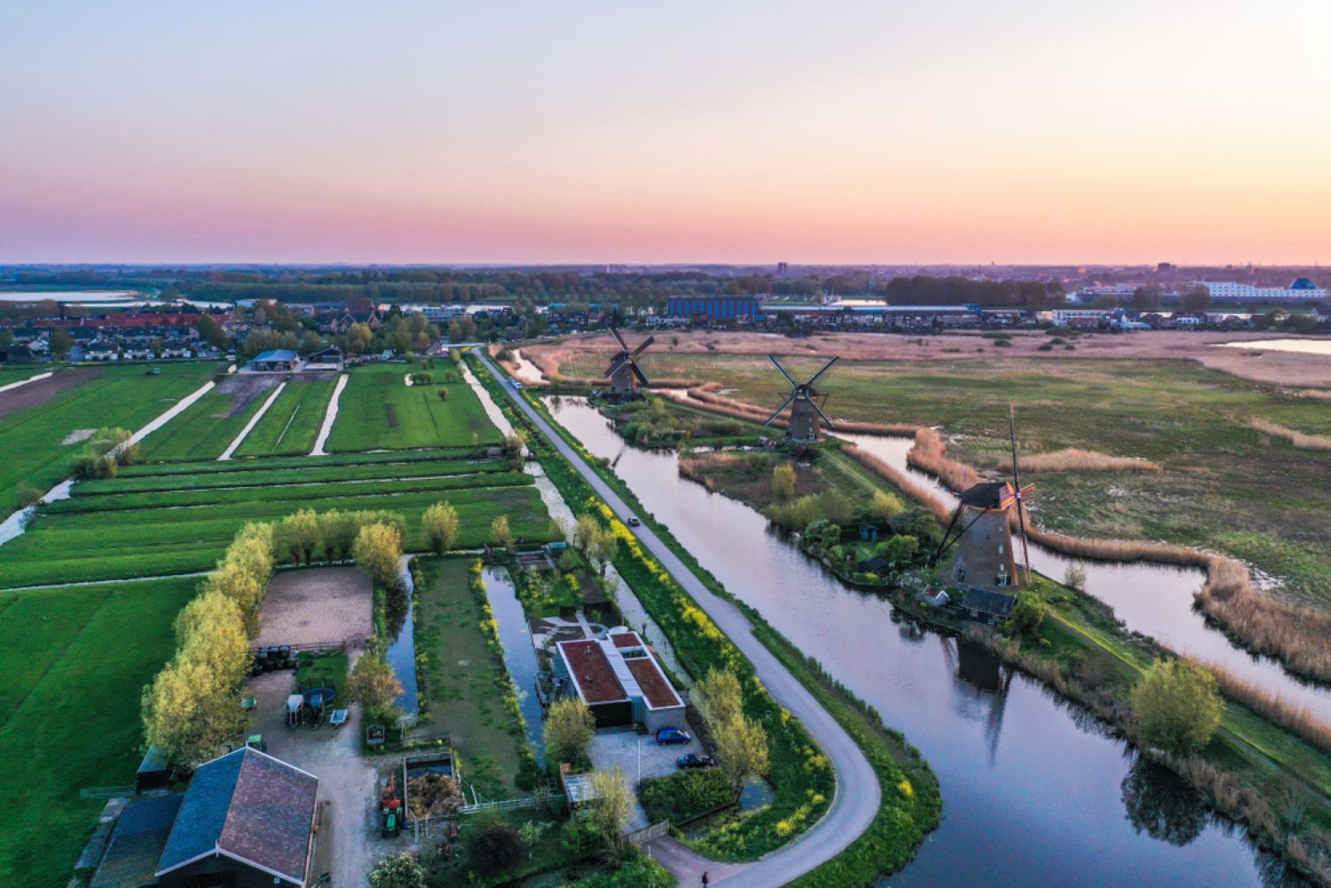De polder vanuit een helikopter.